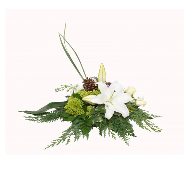 The purity of the winter centerpiece